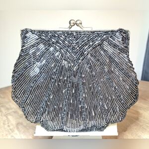 La Regale Vintage Black Shell Beaded Clutch